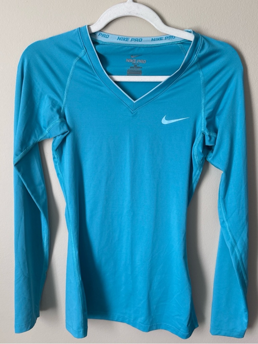 Nike Women's Long-Sleeve V-Neck Performance Top - Bright Teal
